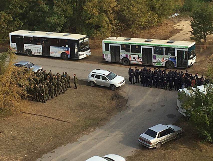 К поискам пропавших девушек в Волжском подключили солдат 