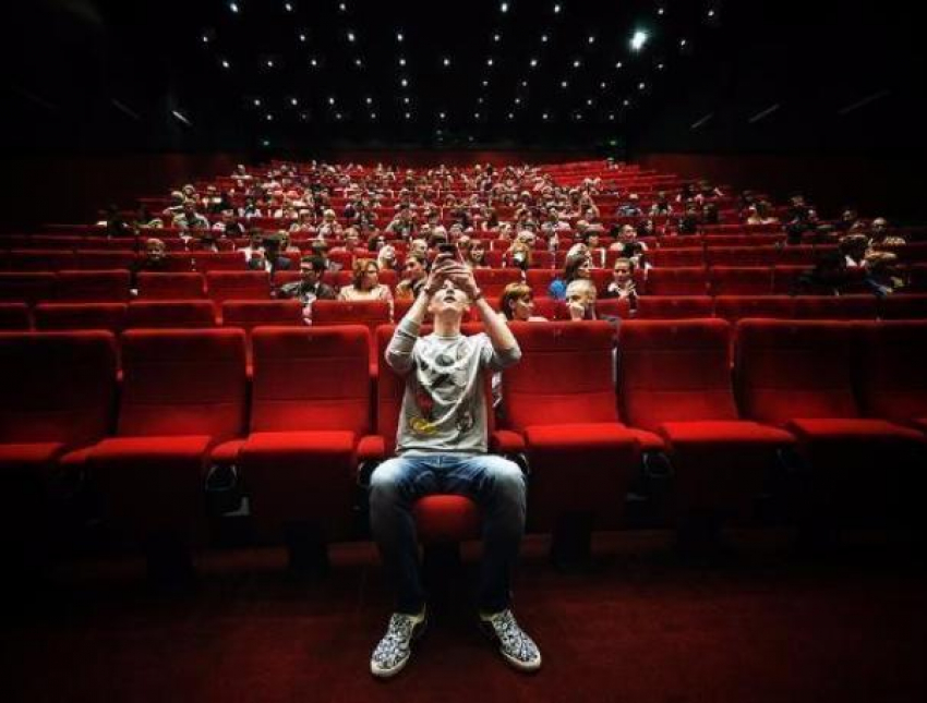 Ясное небо ждет волжан в День российского кино