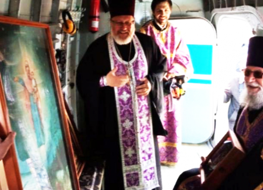 Помолились с неба: в регионе прошел воздушный крестный ход для защиты от коронавируса