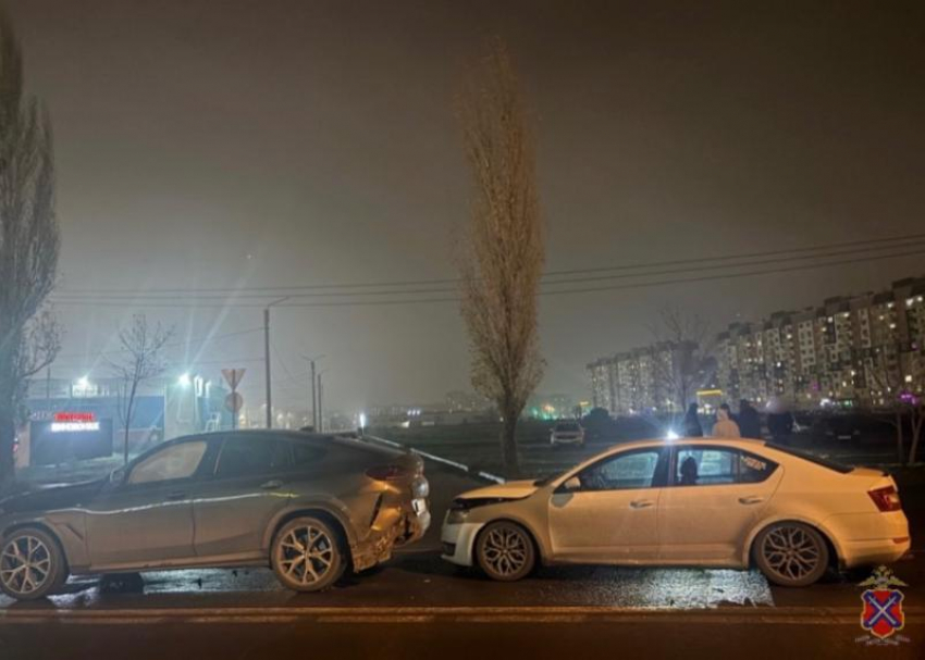 Два человека пострадали на дороге в Волжском