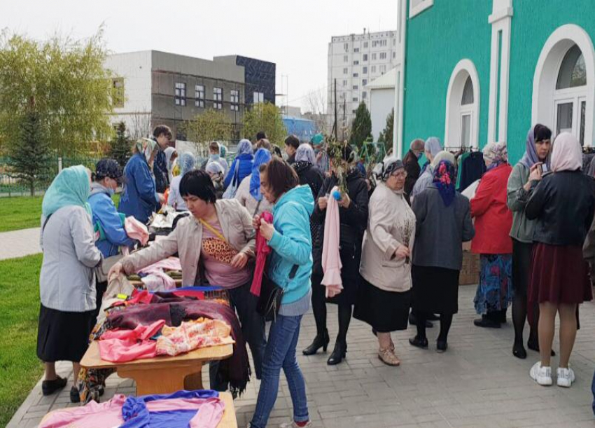 Серафимовский приход в Волжском провел благотворительную акцию для малоимущих горожан