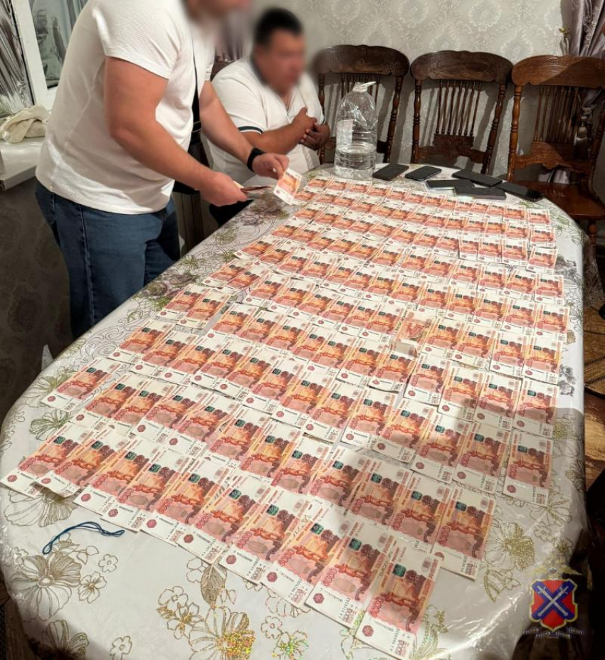 Бабушка из Волжского лишилась миллиона из-за хитрого продавца постельного белья