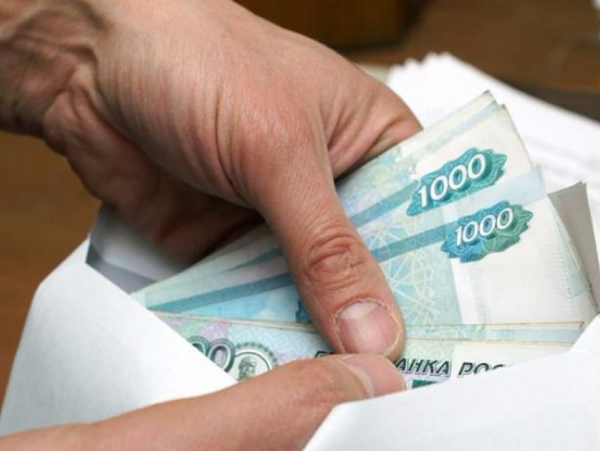 "Смекалистый» директор волжской УК выписывал себе подбадривающие премии суммой 900 тысяч рублей