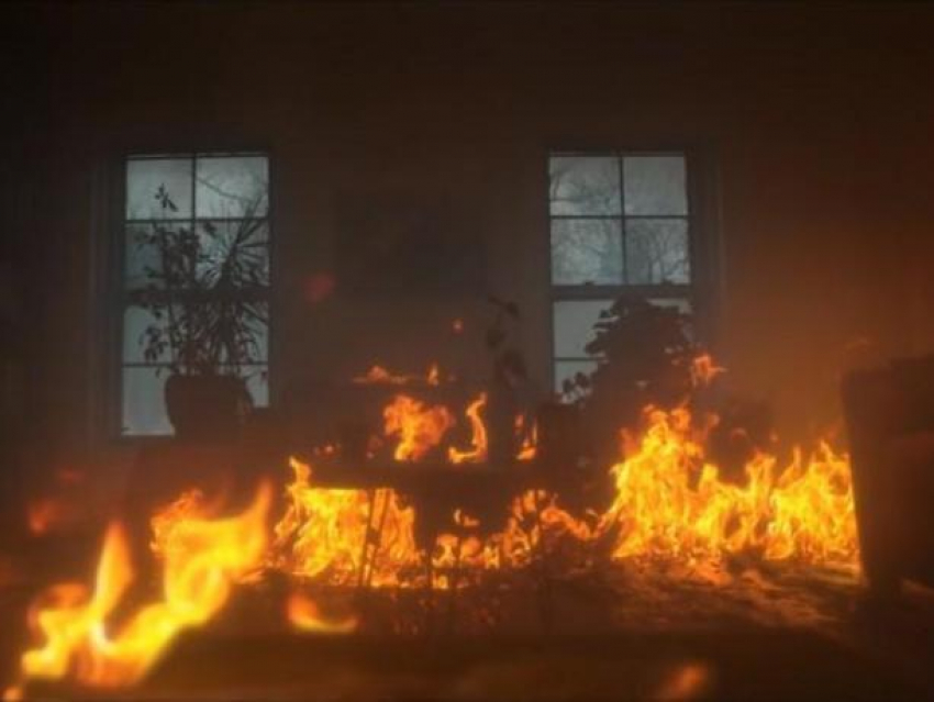В праздничный вечер у волжан сгорели вещи