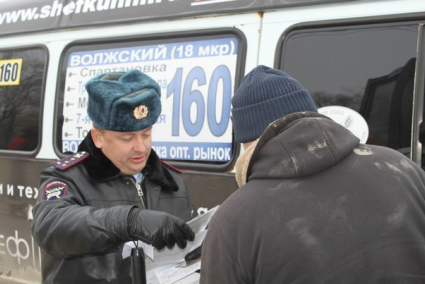 ГИБДД Волжского взялась за проверку маршруток