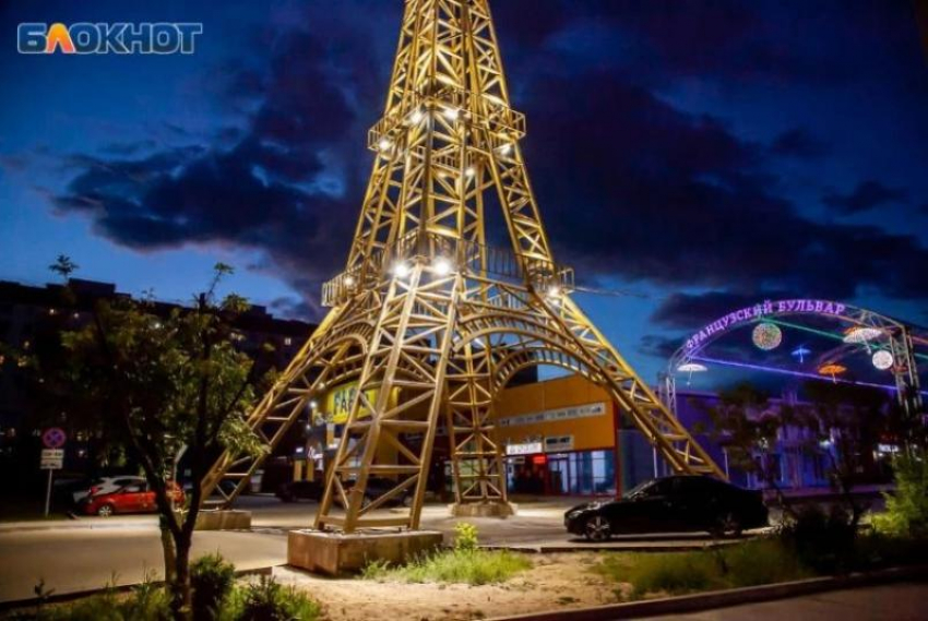 «Французский бульвар» и ТК «Якорь» поздравляют волжан с Днем города