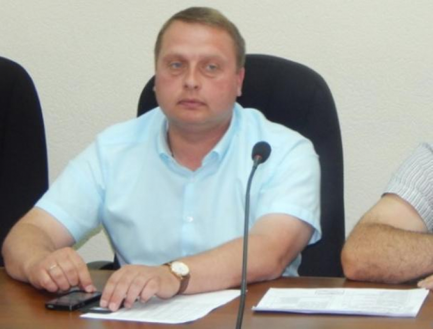 Директор «Комбината благоустроуства» Павел Целковский прибыл на место ЧП в Волжском