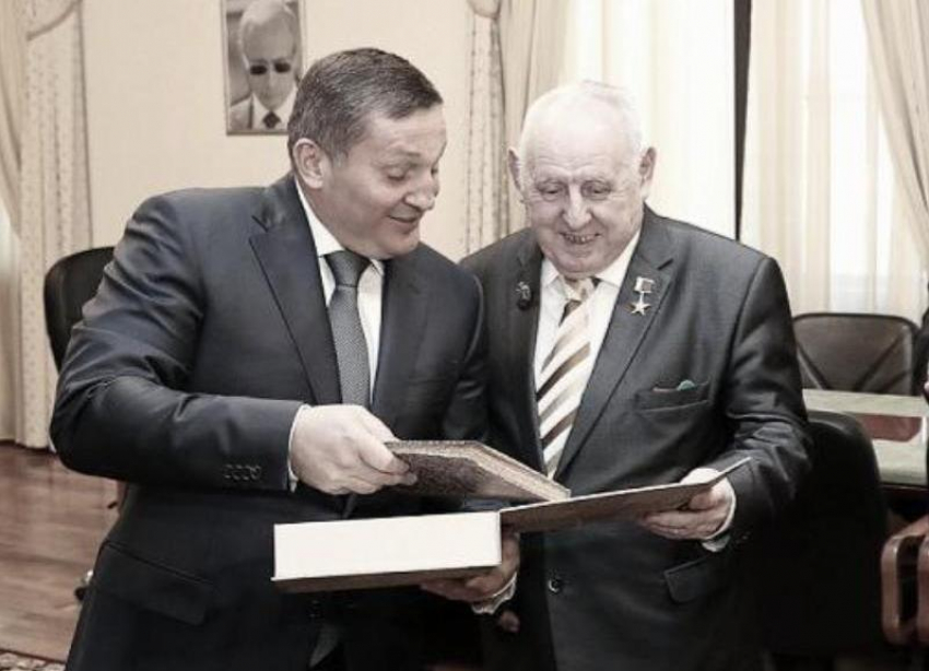 Свеча памяти и скорби по умершему картинки маме