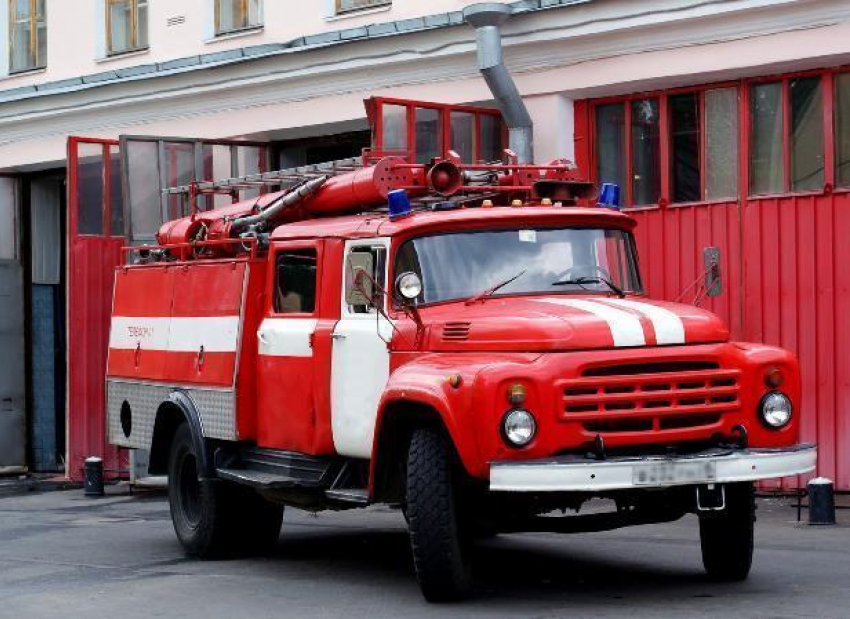 Неизвестные подожгли квартиру в Волжском