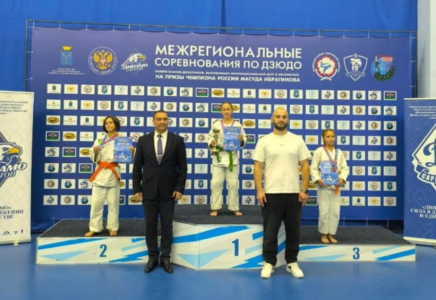 «Тигрица» из Волжского завоевала золото на саратовском татами