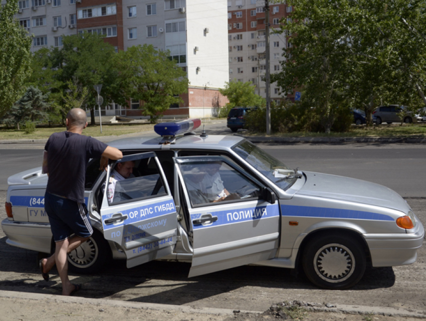 Два человека пострадали в авариях Волжского