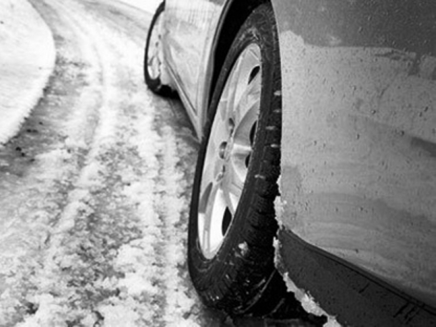 На трассе «Сызрань-Волгоград» внедорожник сбил пешеходов на обочине