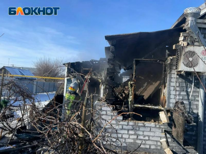 «Выскочили в чём были…»: семья из Волжского лишилась всего в огне