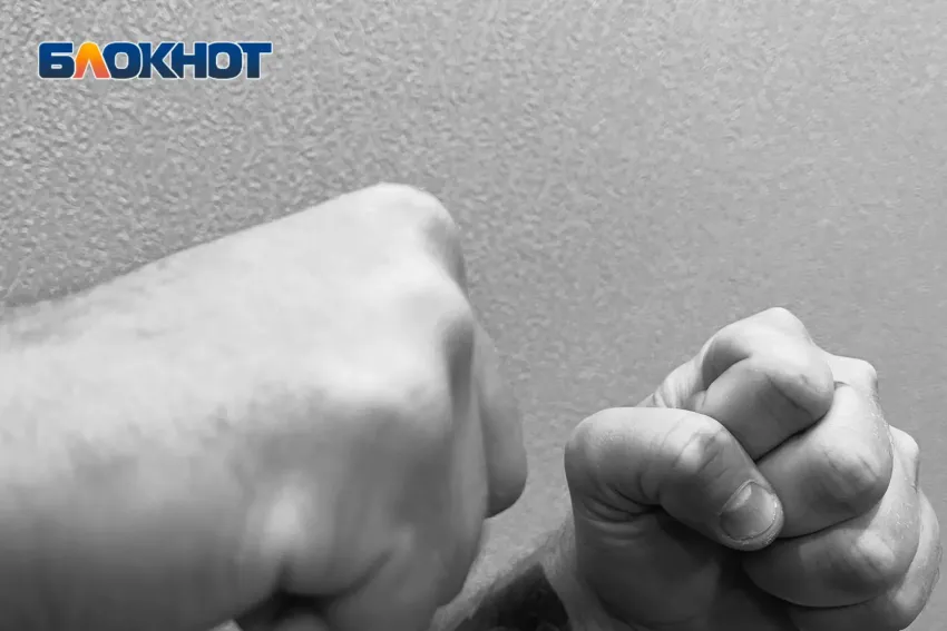 В Волжском мужчина избил прохожую до тяжких травм и бросил ее на морозе