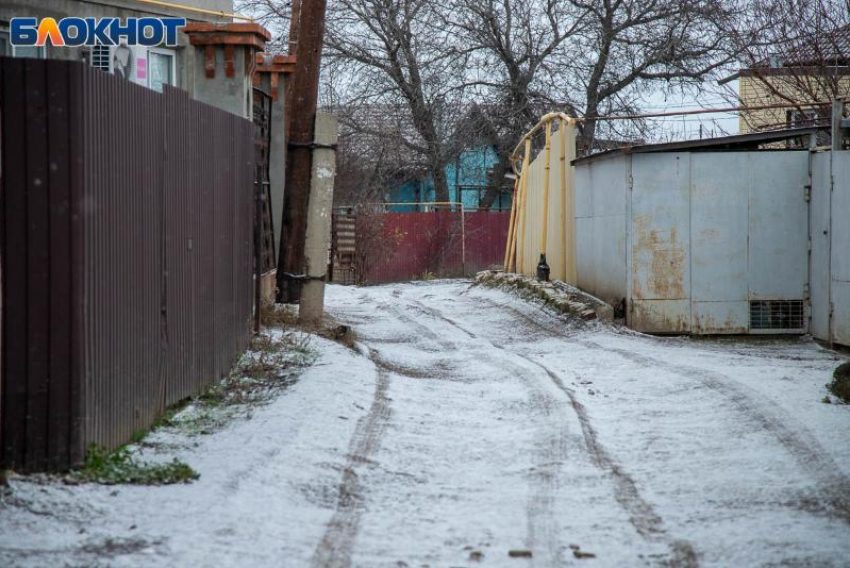 Осторожно, гололед: как защитить пожилых волжан от «зимних» травм