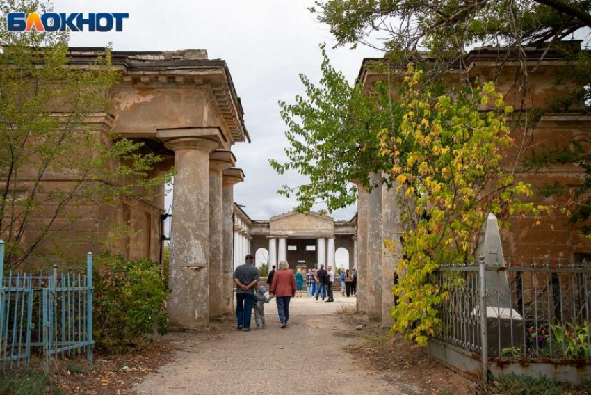 На кладбище №1 в Волжском пройдет поминальный молебен