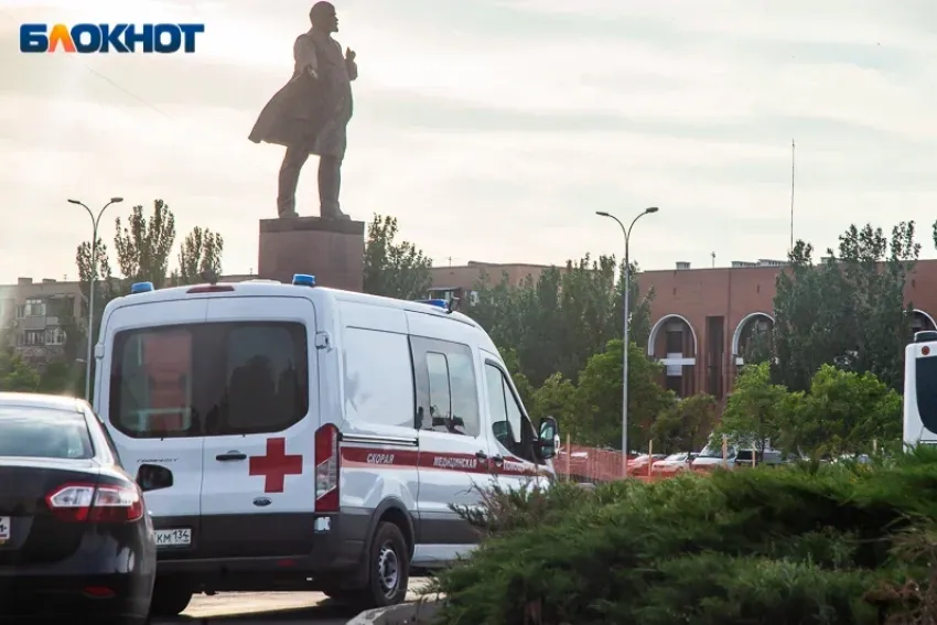 Не справился с управлением: в Волгограде в ДТП пострадали 3 человека