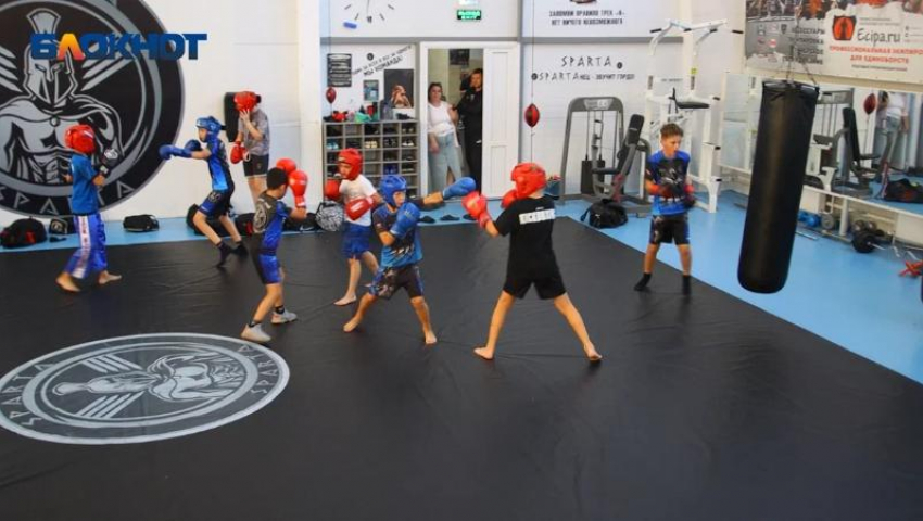 Тайны спортивных достижений: разбираемся в гендерных особенностях тренировок с «Блокнот Волжский»