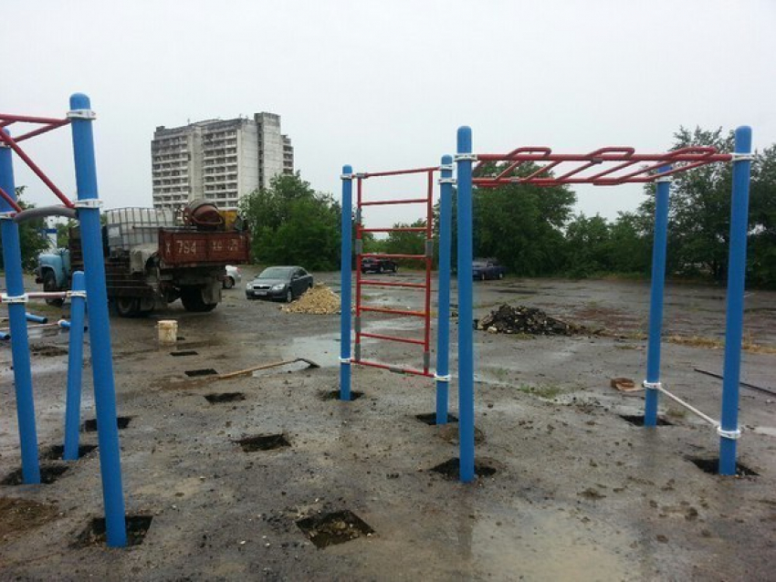 Фонд Елены Исинбаевой приступил к возведению воркаут-площадки в Волгограде
